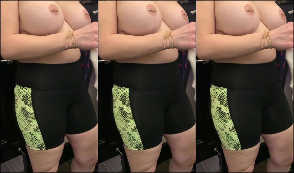 Brooklynspringvalley I Love Trying On Tops Just To See How I Fill