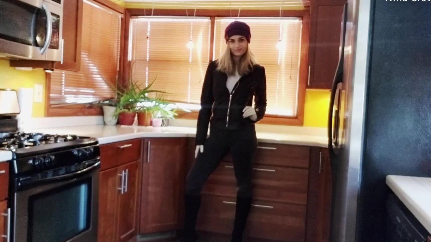 Nina Crowne - Surgical Gloves A Winter Fashion Trend ManyVids