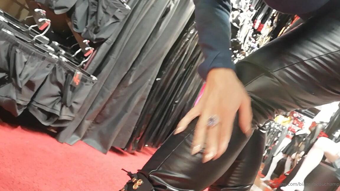 Biancabeauchamp Now Which Dildo S Should