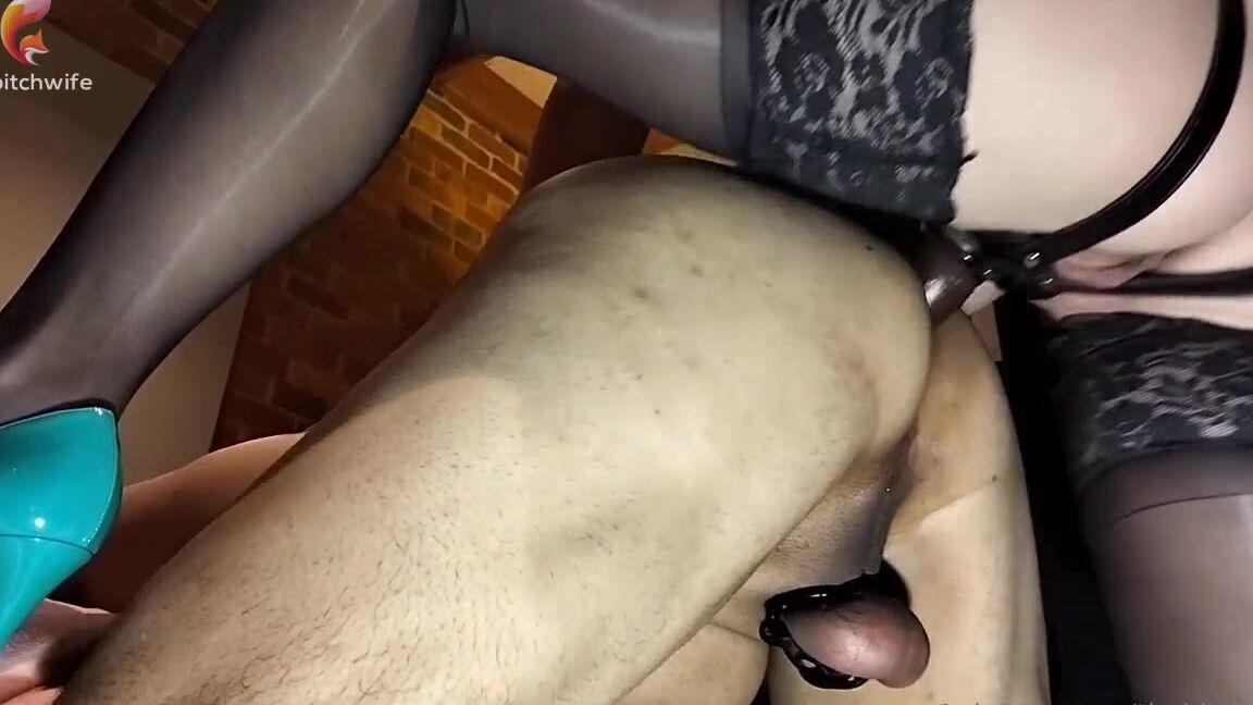 Thebitchwife Onlyfans Cleaning Me When I Get Home Is More Important Than Me Getting Bred By A Random Dick