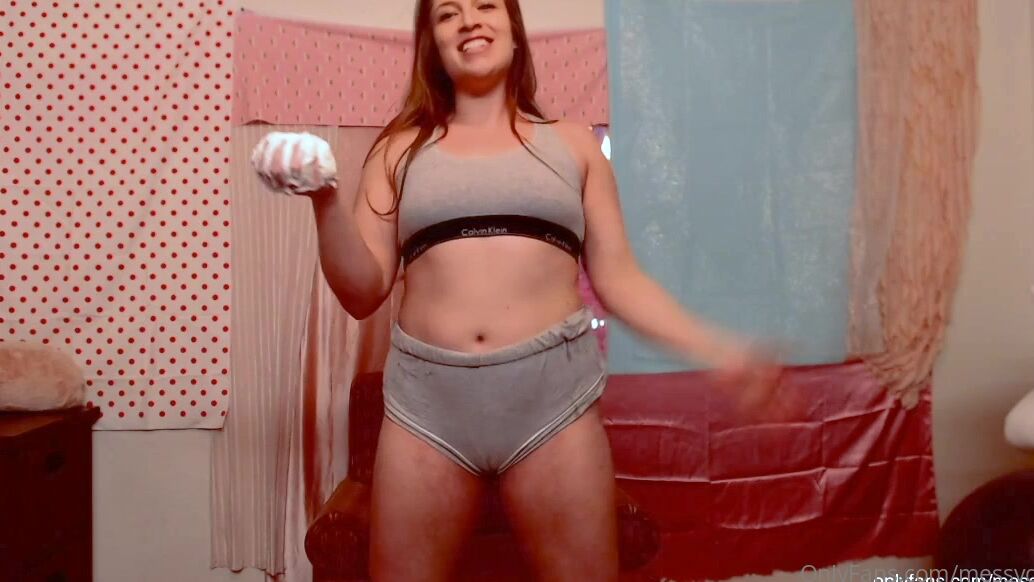 Darladevoursyou Role Playing Before Stuffing My New Shorts With Whipped Cream Who Wants To Messy Role