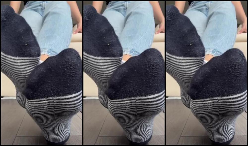 Sarina Jones Nicknamed Sarinajones 11 18 2024 Onlyfans Video Do You Like My Striped Socks