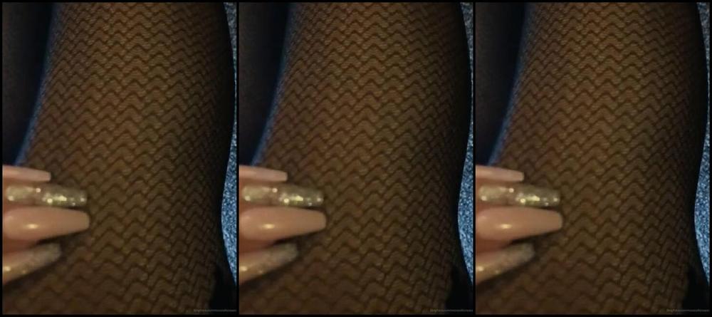 The Queen Of Sole Aka Missesdiscreets Onlyfans So Incredibly Sexy My Legs Feet In These Beautiful Stockings And Listening To My Voice