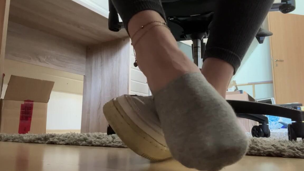 Socksfeet Misstress Nina Onlyfans 08 14 2024 V147 How Would You Like To Lie Under My Table While I Work I Slowly Take
