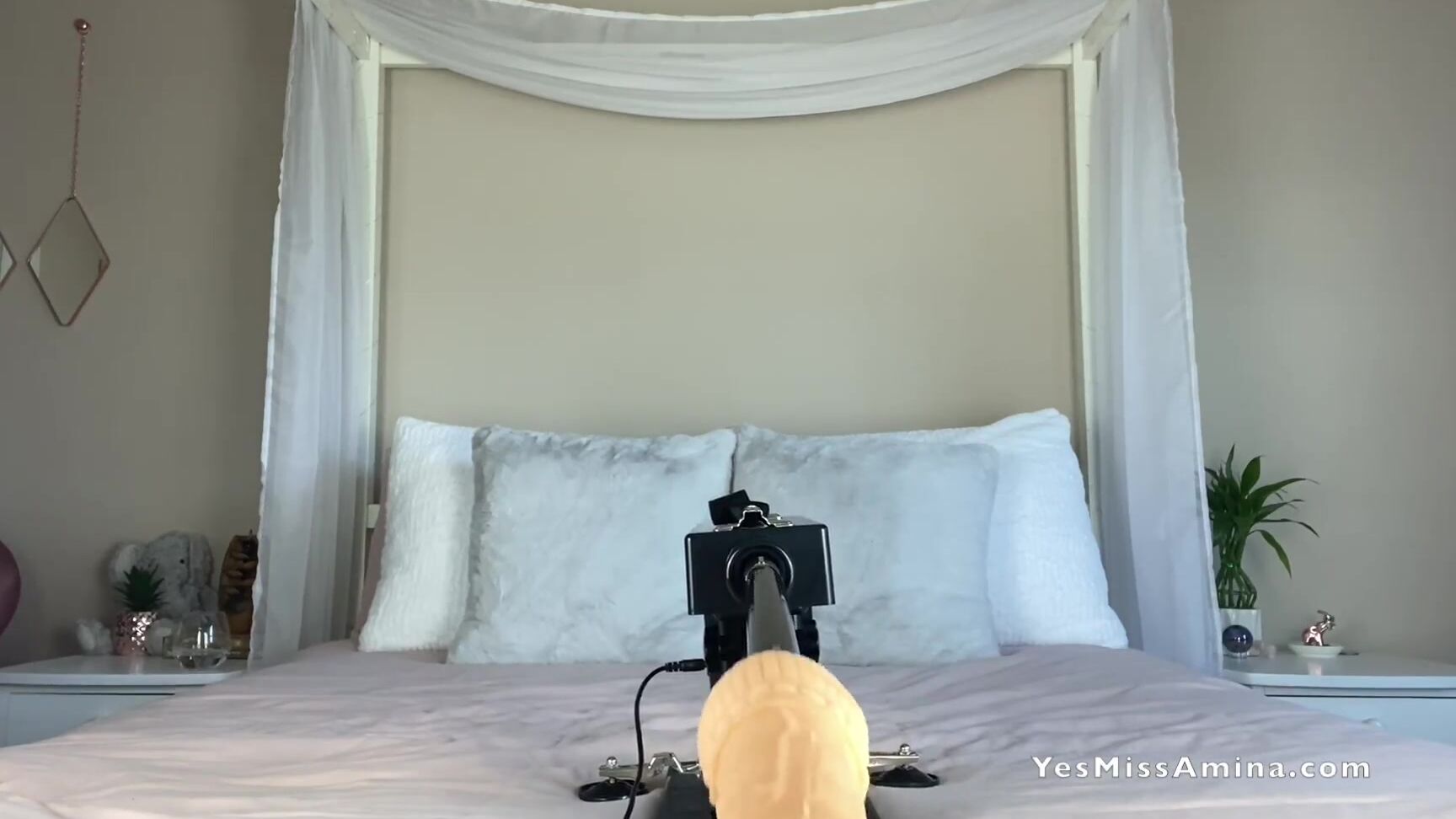 Miss Amina Pegged For Hours Manyvids