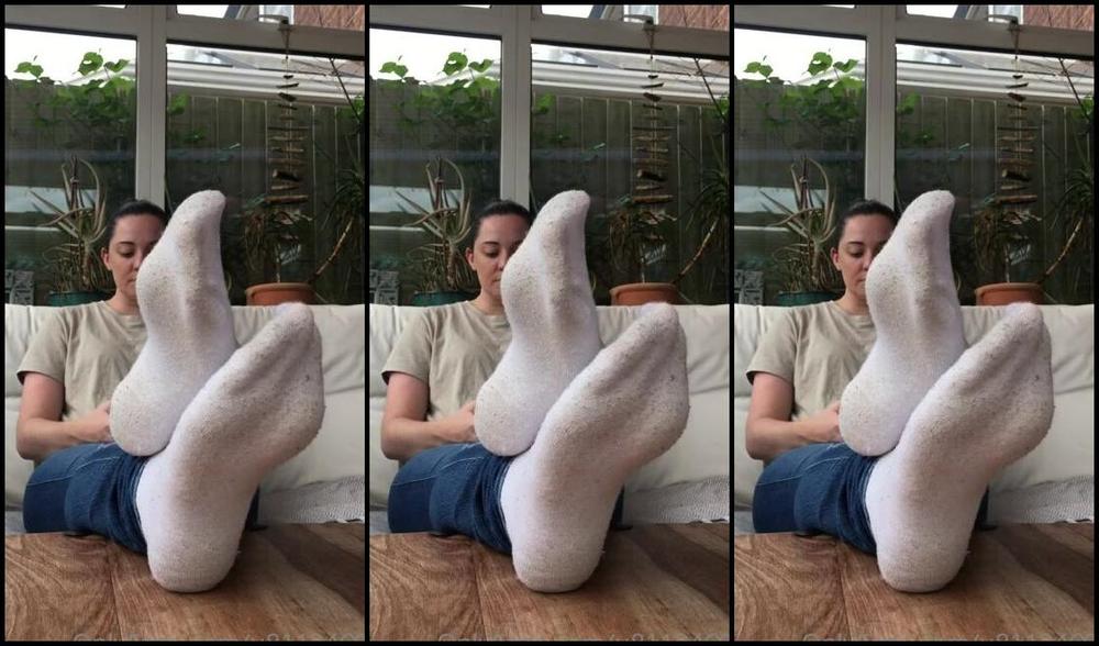 Mimisfeet1 Aka U81134601 Onlyfans I Ve Had These Smelly Socks On All Week Anyone Fancy A Sniff