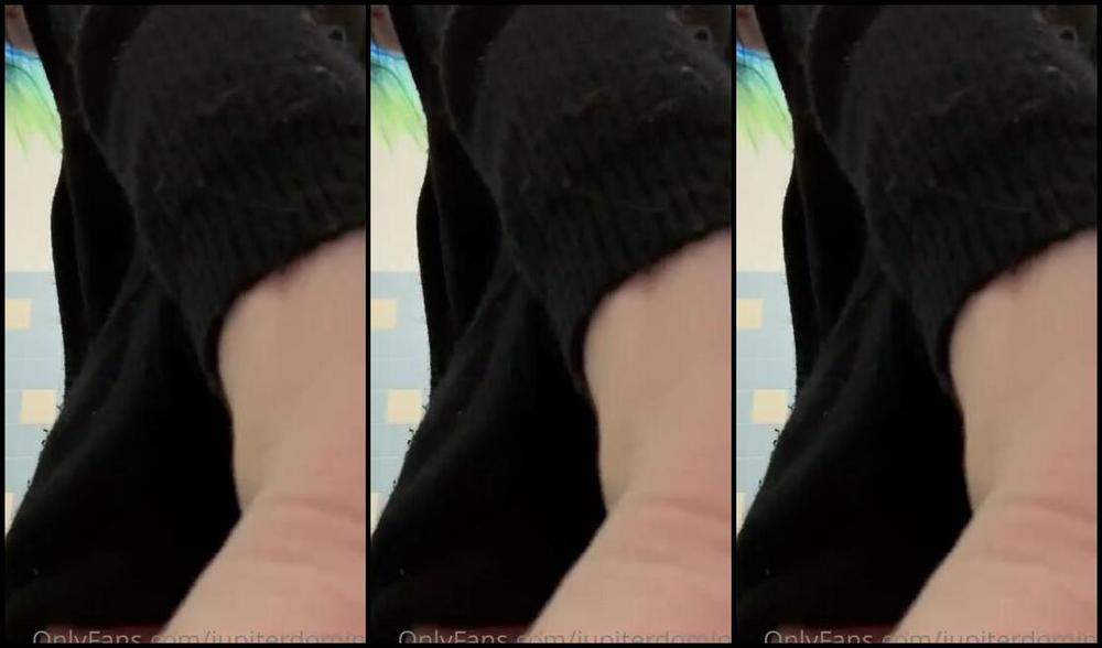 Jupiter Domina Nicknamed Jupiterdomina Onlyfans I M Not Dead Just Exhausted And Stupid From Long Covid I M Working On Becoming Human Again But