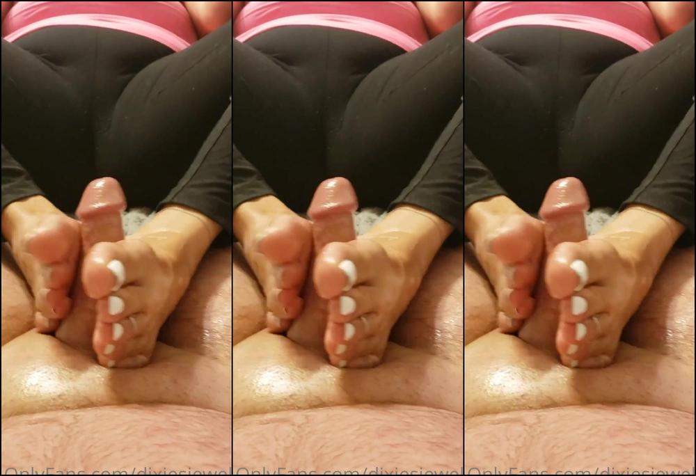Dixiesjewels He Deserved A Good Footjob After Worshipping My Sweaty Soles
