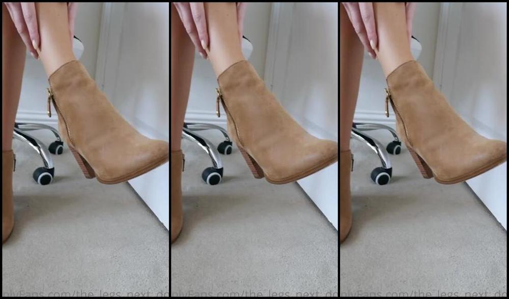 The Legs Next Door Nicknamed The Legs Next Door Onlyfans Here S A Nice First Winter Warmer For You Boys And Boot Fans Watch As I Slowly Undo The Zips