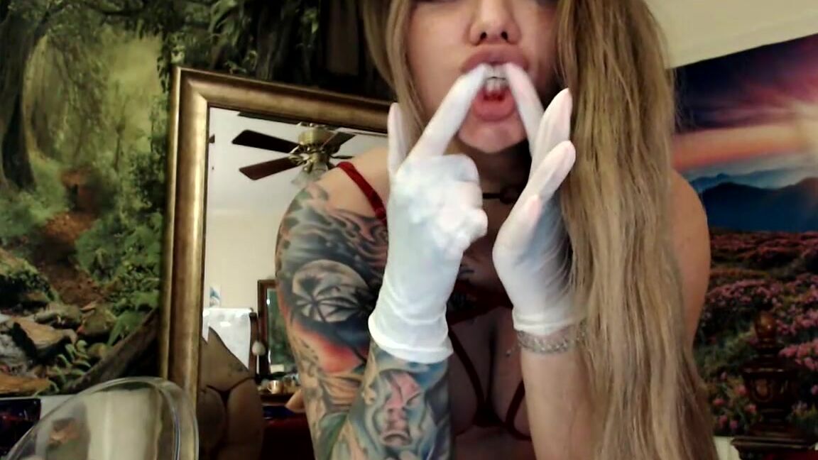 "Charlette Webb" dancing, glovefetish, pussyteasing, selfsucking, solomasturbation Glove Fet Teaser Manyvids