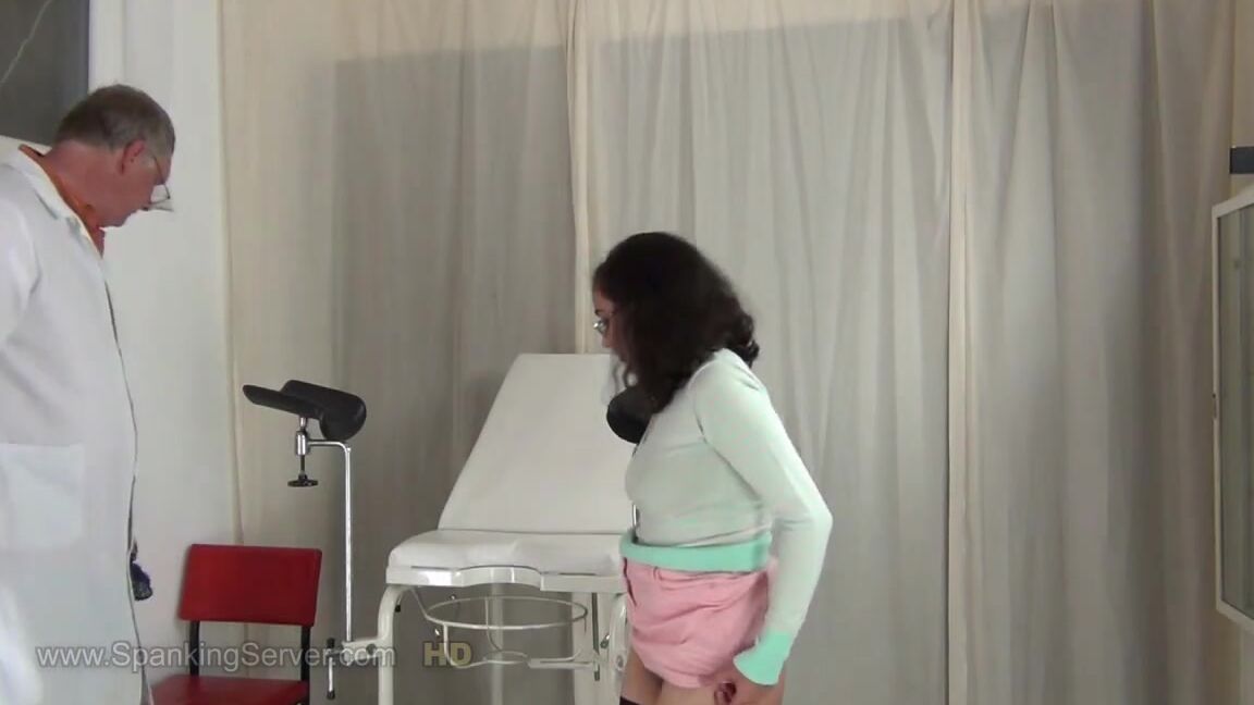 Faphouse Yasmeena Pussy Whip On The Gyno Chair