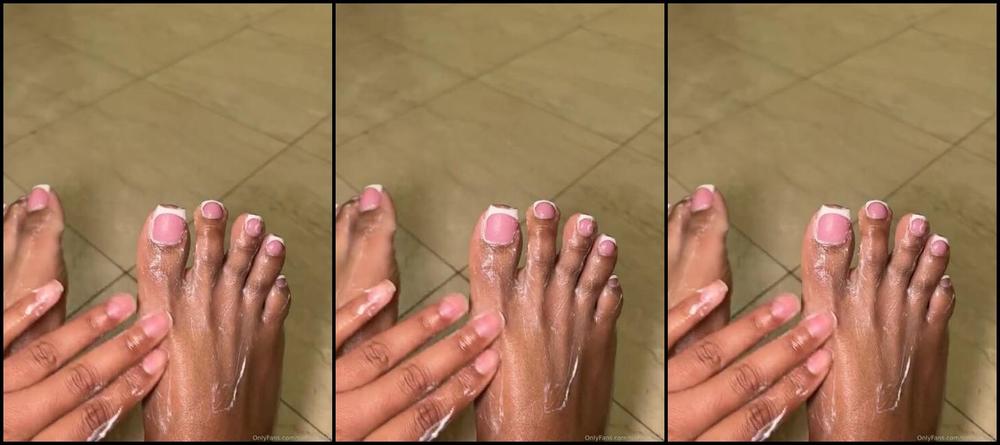 Solequeenri Onlyfans Rubbing Some Lotion On My Toesp