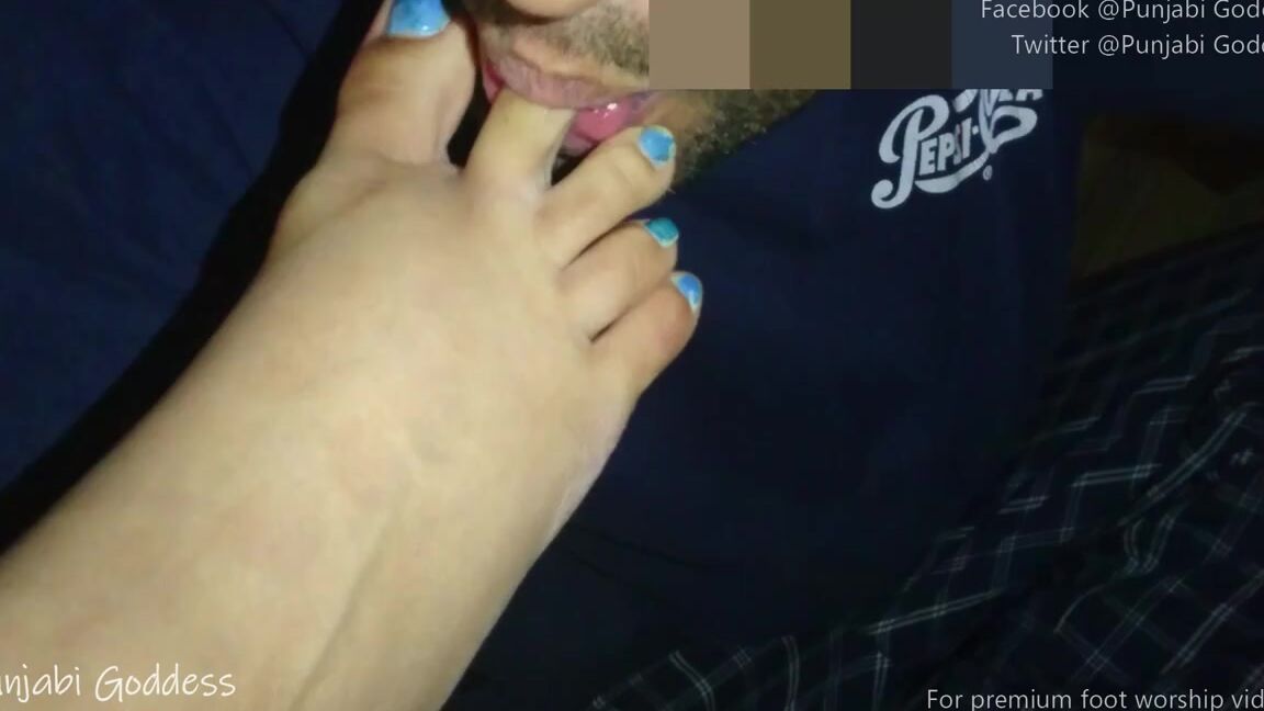 Punjabi Goddess Nicknamed Velocity04 01 03 2020 Onlyfans Video Sucking On Blue Toes Of Punjabi Goddess After She Changed Into Her Flip Flops After Work