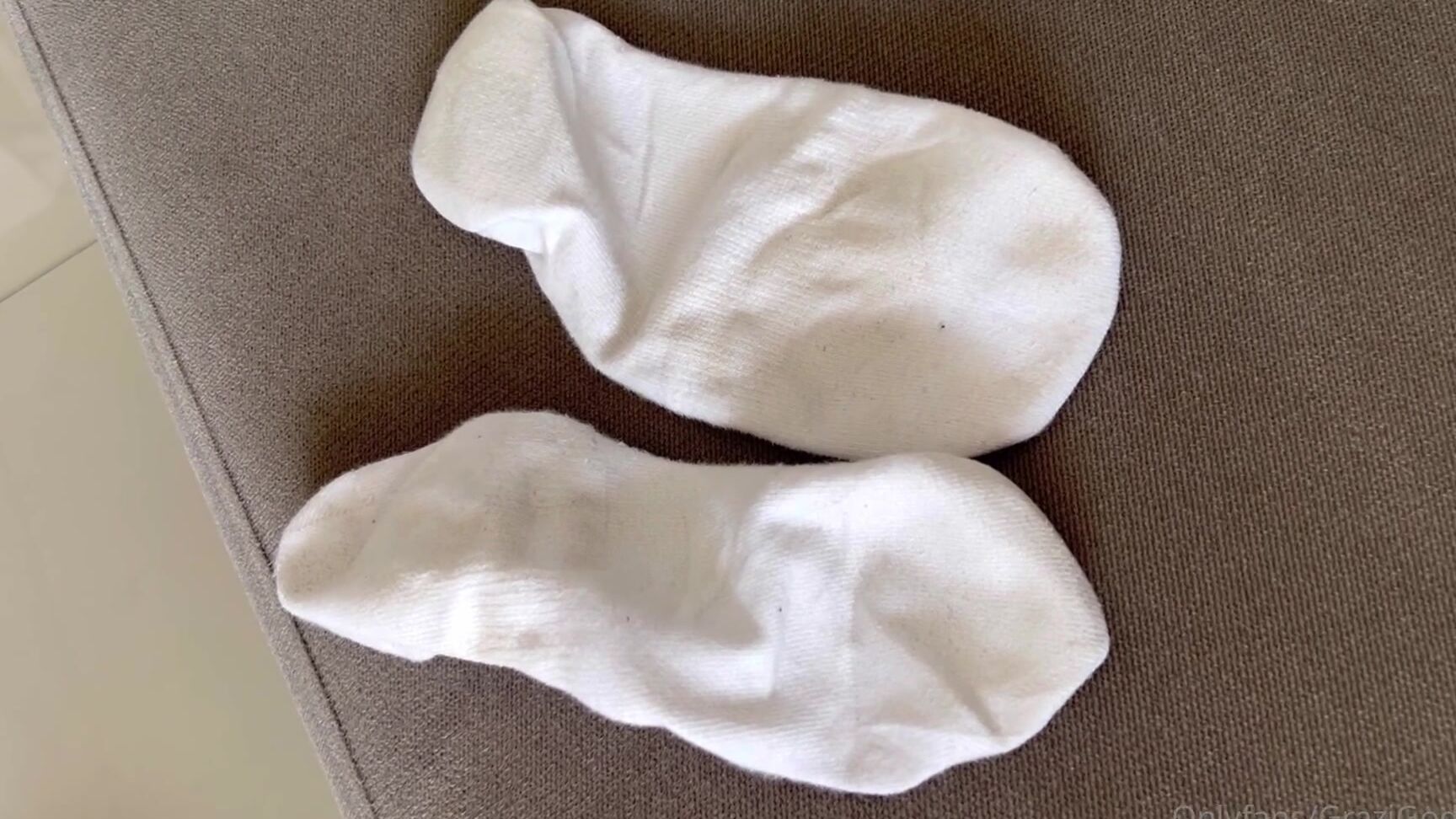 Grazigoddess I Like It When You Wipe The Sweat Off My Stinking Feet After The Gym