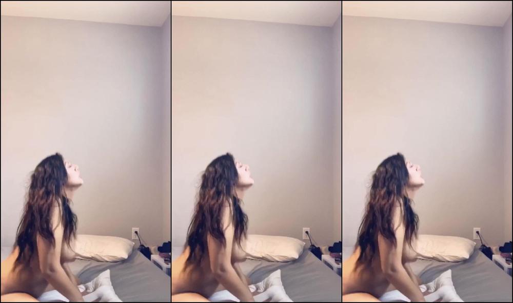 Cicirose Here S My First Video Ever I Never Posted It Anywhere So Here It Is It Made Me So Horn