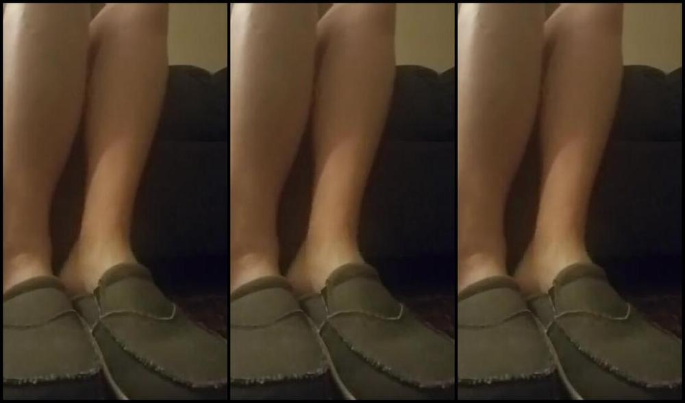 Premiumbrandy Onlyfans Beach Style Shoe Play I Tease You With Playing With My Slip On Slowly Slipping Them Off To Dangle