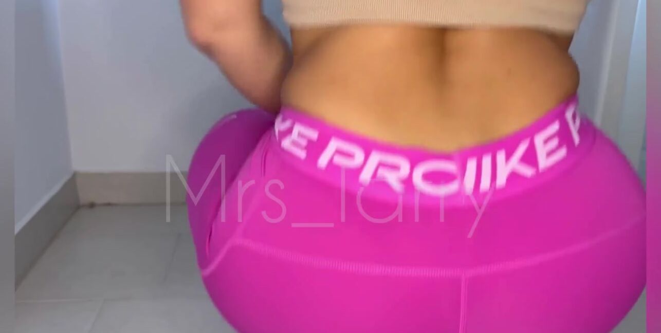 Mrs Larry Onlyfans Arsch Anbetung Beim Homeworkout Ass Worship During Home Workout