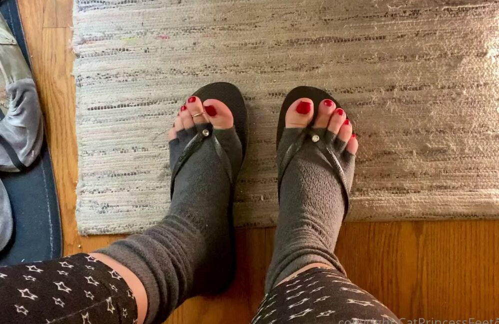 Catprincessfeet Onlyfans Flip Flop Dangle With Toeless Yoga Socks 1