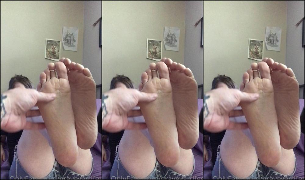 graveyardfeet-10-08-2020-681079985-full-video-i-got-a-new-wand-vibrator-and-my-boyfriend-discovered-that-my-feet-are-actuall