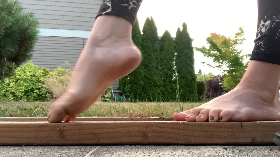 Jupiter Domina Nicknamed Jupiterdomina Onlyfans I Spend A Lot Of Time In Front Of My Shop Barefoot I M Not Barefoot