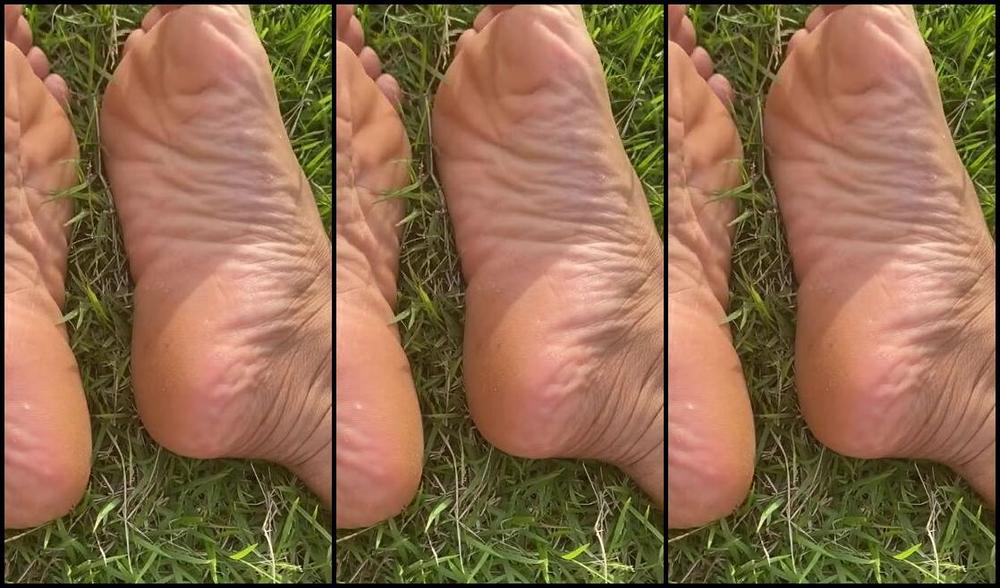 Goddessnutty2 Onlyfans I Would Like To See You Over On My Feet Every Days 7