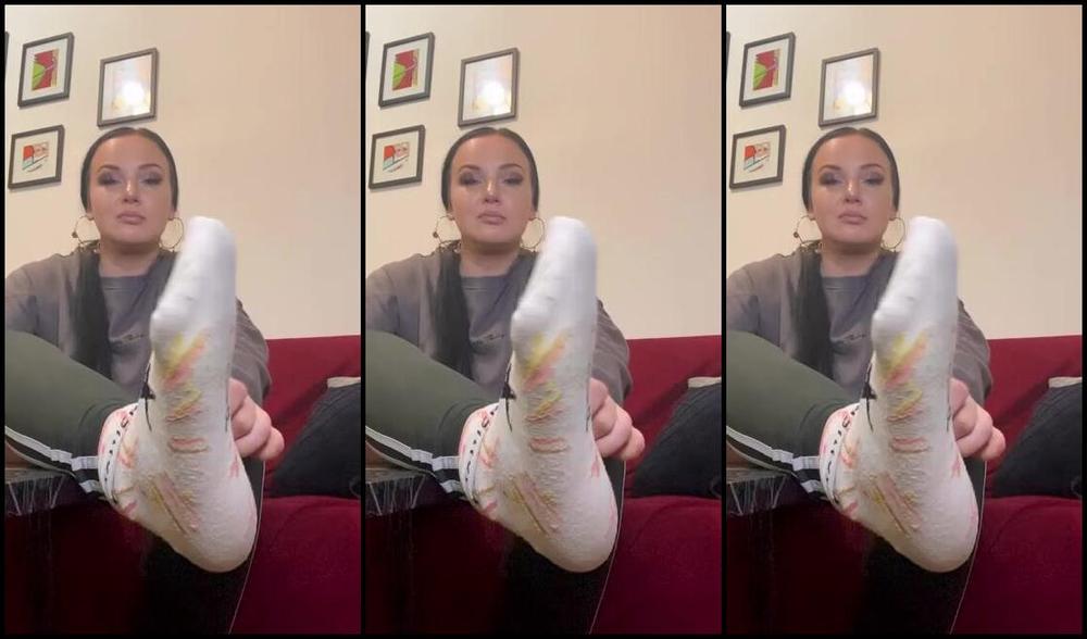 Anushkavelvet Onlyfans This Is Really Your Day Wow Time To Smell Test My Stinky Socks For Me You Lucky Lucky Boy