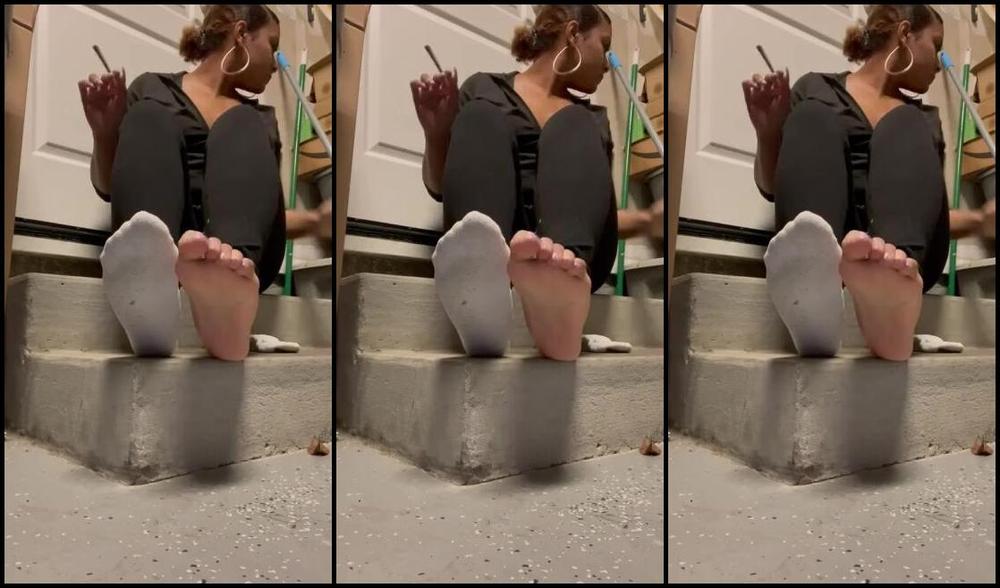 Thelbfeet Nicknamed Thelbfeet Onlyfans Smoking While I Rest These Soles I See How Excited You Are When I Get