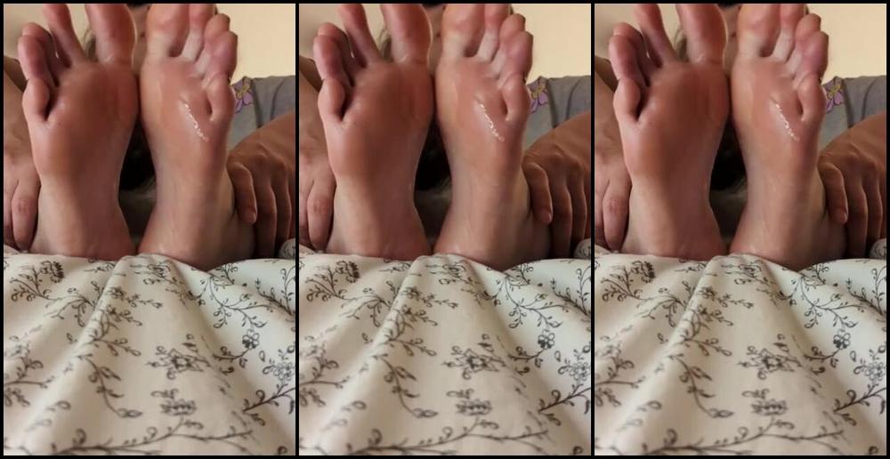 Princess Penelope Nicknamed Secretsexyfeet Onlyfans For The Little Subs Begging For A Spit Video This Is For You And I Want