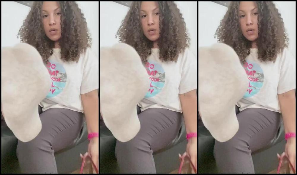 Natasha Aka Vibez3 Onlyfans I Know How Much Your Pathetic Ass Loves Being At My Feet After I Get Off Work Here Enjoy A Quick