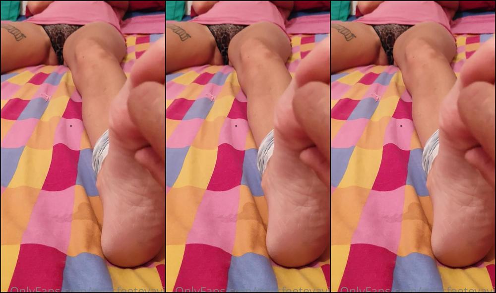 Missfeetevavip Mi Eccita Fottutamente Essere Legata Stuzzicata E Solleticata Dalle Mani E Non Solo Del Mi