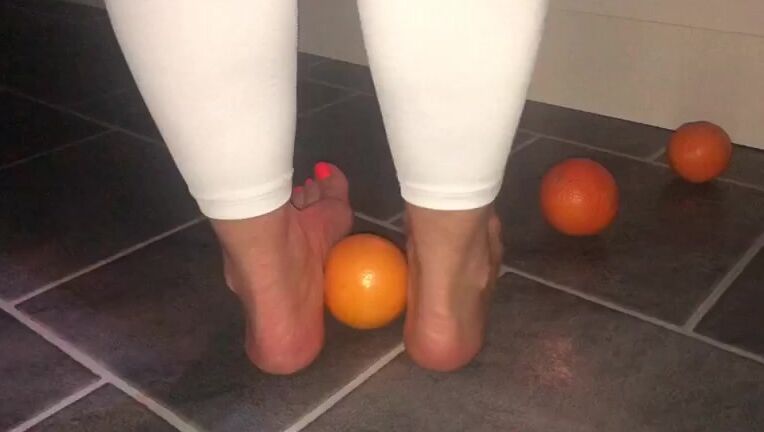 Pretty Feet Orange Crush