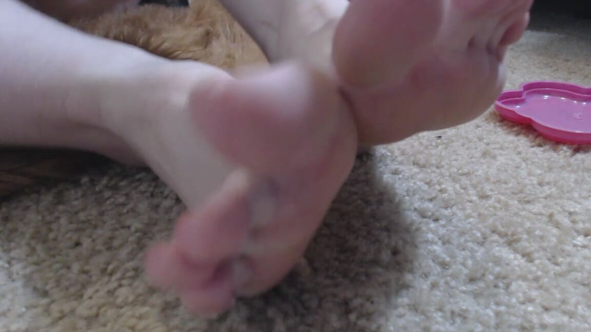 Camgirlkitten Two Month S Toenail Clip