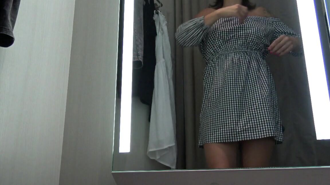 Vicalouqua Watch Me In Fitting Room