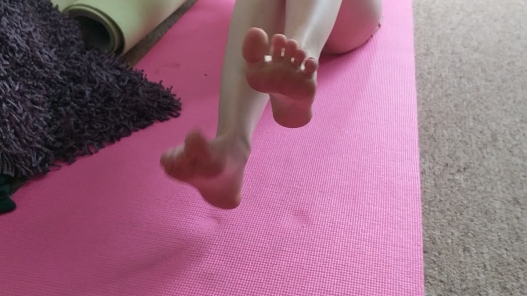 "evaray" feet, redhead, teens (18+), fetish, strip tease Yoga Babe Feet Tease manyvids