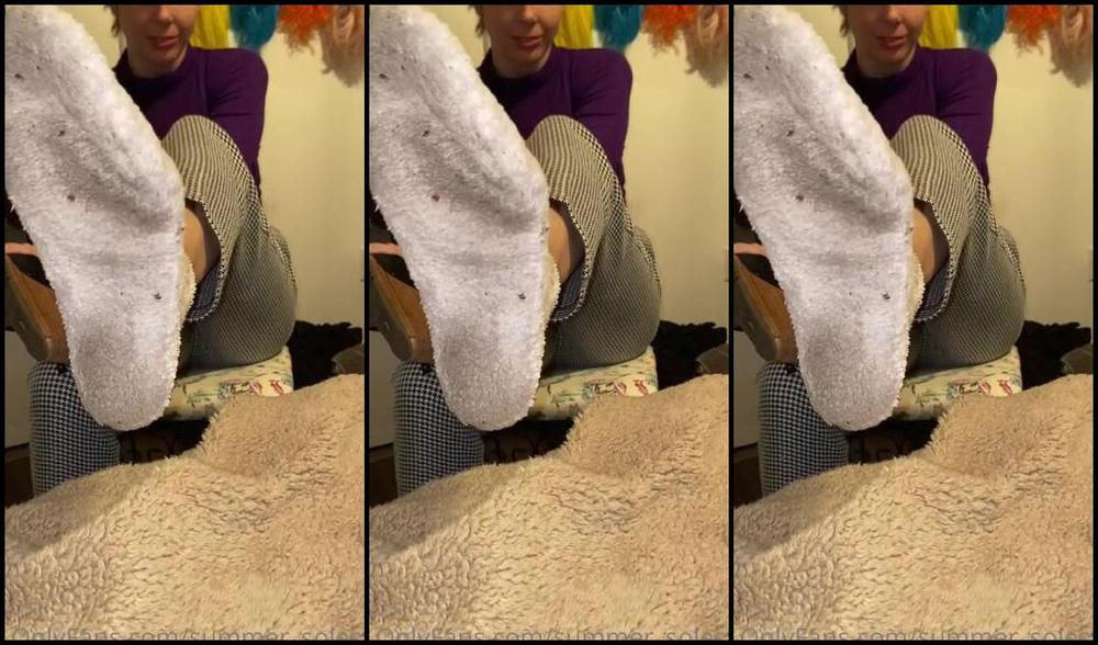 Summer Solesis Nicknamed Summer Solesis Onlyfans Fuzzy Socks Day 1
