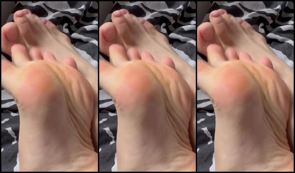 Marta Petarda Nicknamed Itsmartapetarda 11 12 2024 Onlyfans Video Finally I Downloaded New Video My Soles So Freezing I Need Warm Massage