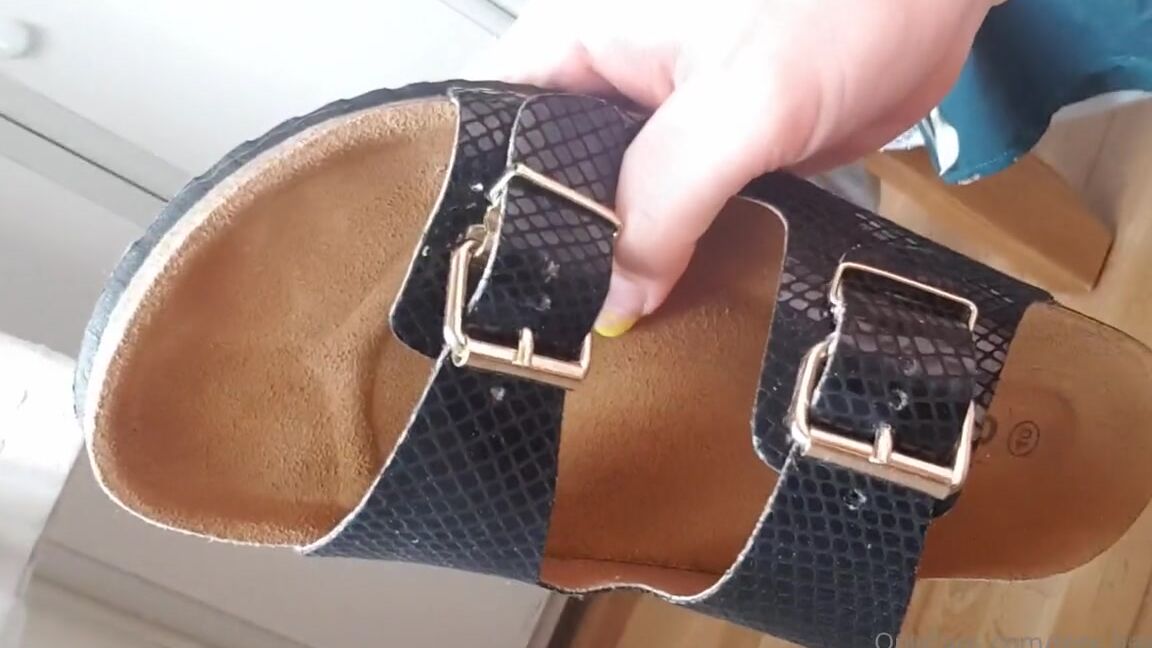 Feet Beautyx Nicknamed Feet Beautyx 06 02 2020 Onlyfans Video Smelled My Own Sandals Now Its Your Turn