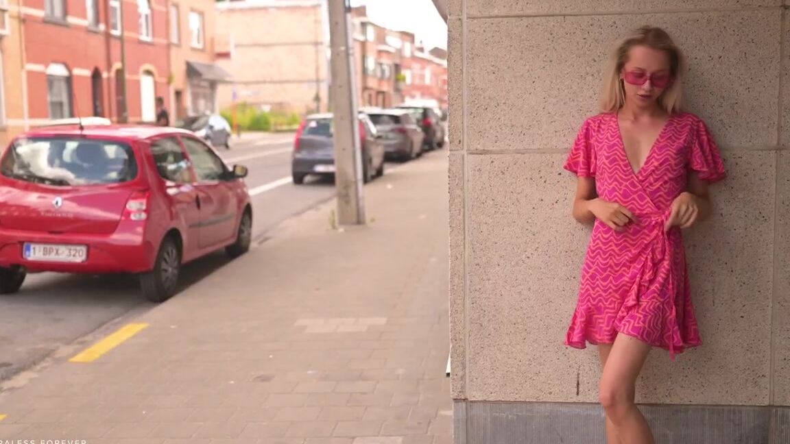 Bralessforever 2023-07-19 - Bernie - Meet Bernie Bralessforever