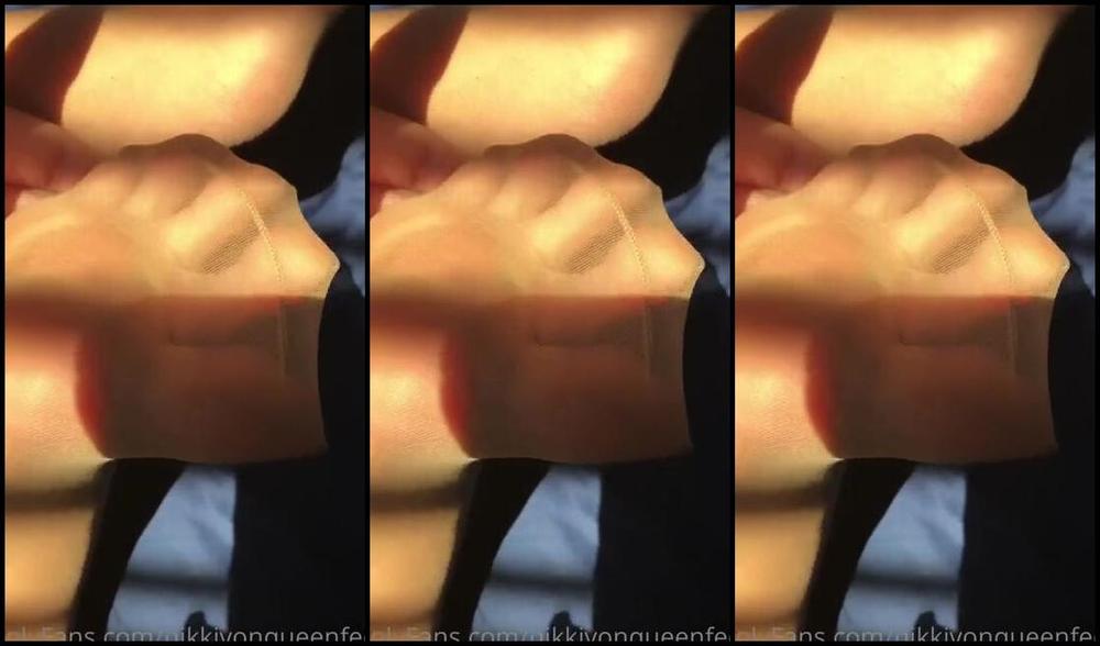 Prettynikkitoez Onlyfans My Sweet Foot Baby Requested Some Nylon Content In This Color Before I Change It Listen To The 1S 1