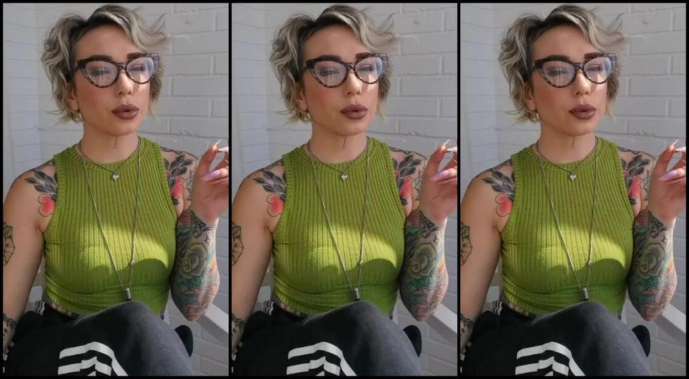 Queen Kinkerbell Nicknamed Kinkerbell23 Onlyfans Light One Up Kick Back And Fill Those Lungs With Me Today Wzp