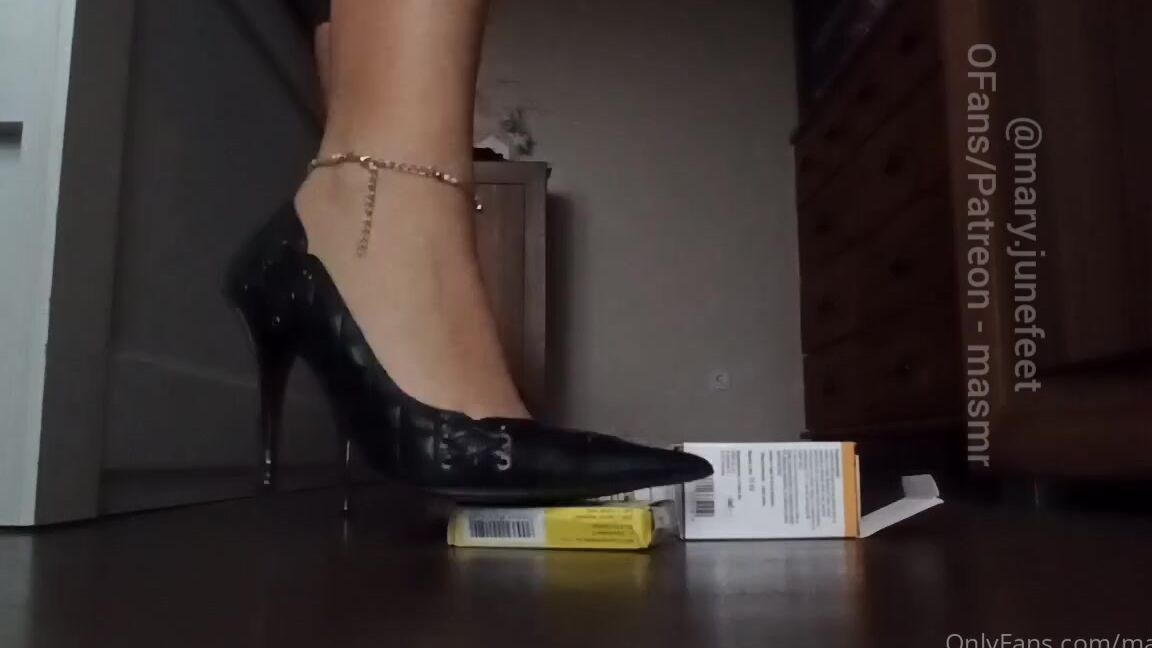 Masmr Onlyfans Boxes Crushing Those Boxes Are As Fragile As Your Hand Face Or Dick So If You Wanna Be Trampled