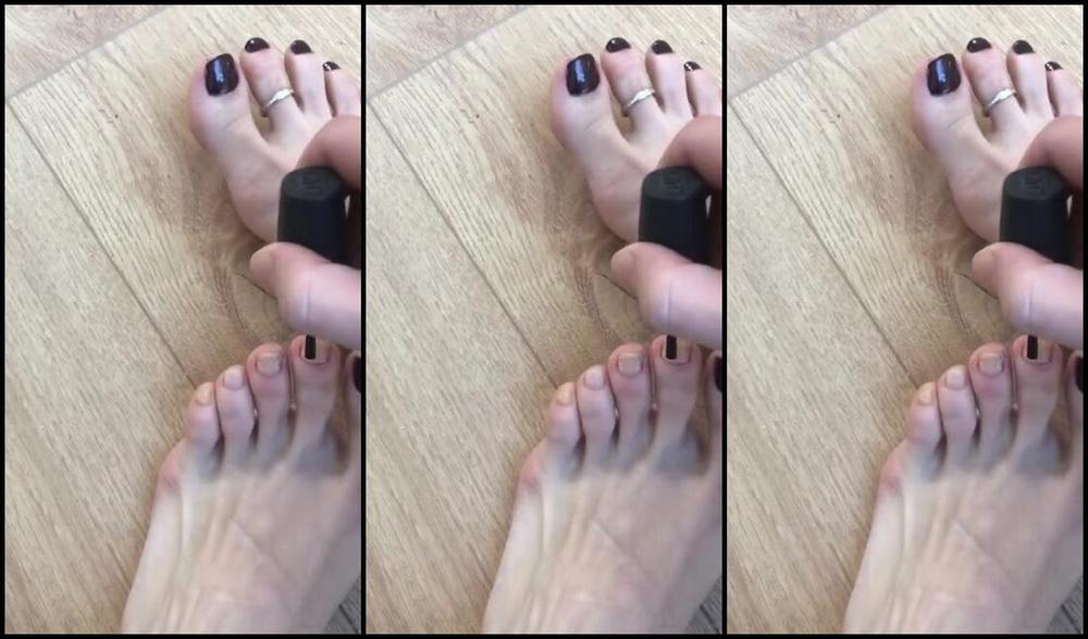 Goddessgaelle Nicknamed Badgaelle Onlyfans Nouvelle Pdicure