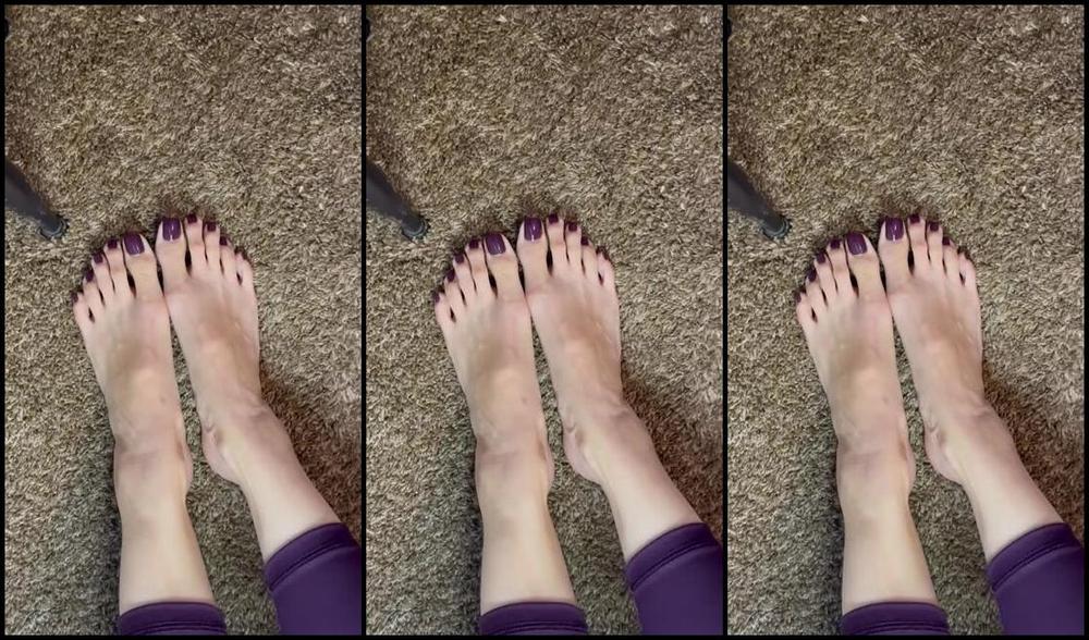 Gorgeous Long Toes Nicknamed Gorgeouslongtoes Onlyfans Happy Shoesday