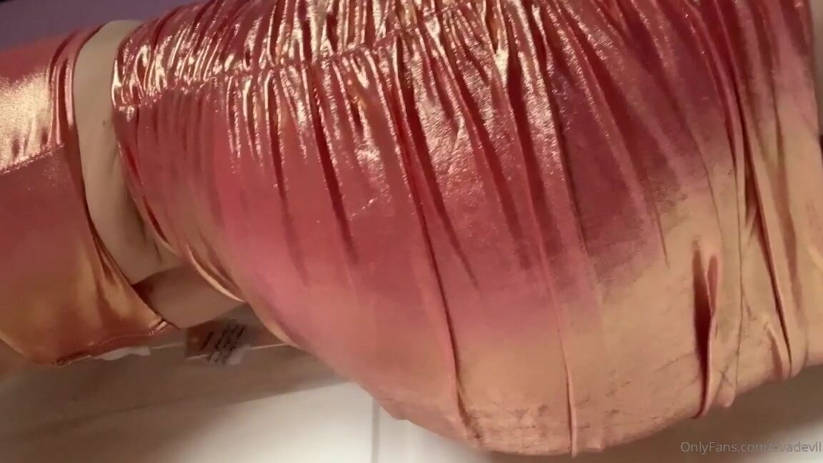 Eva De Vil Video Trying On New Outfits From Oh Polly All Gif