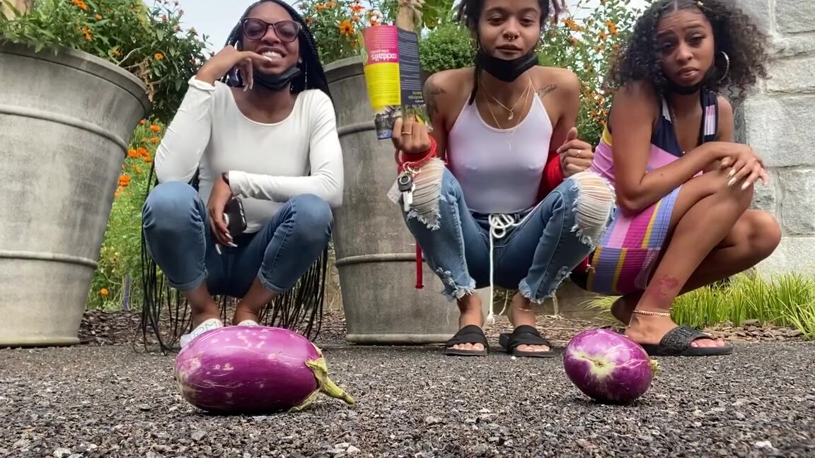 Solelesssky Aka Solelesssky Onlyfans Imagine You As This Egg Plant Underneath 3 Goddess Feet Ce