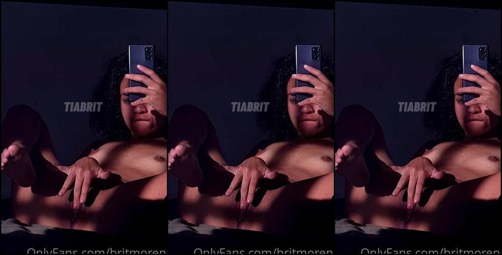 Britmoreno 2617950674 10 18 2022 Voc Quer Minha Bucetinha Ou Meu Cuzinho Do You Want My Pussy Or My Ass