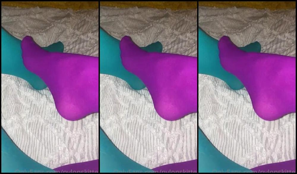 Nylonskitten Nicknamed Nylonskitten 10 03 2021 Onlyfans Video Happy Sweet Sunday Im Feeling Like A Candy Snack In This Pair Of Tights