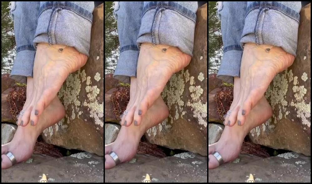 Thegingerdream Nicknamed Theginger Dream Onlyfans Is Watching My Feet Move Slowly Against The Rocks Peaceful Or Just It Get You Going 95