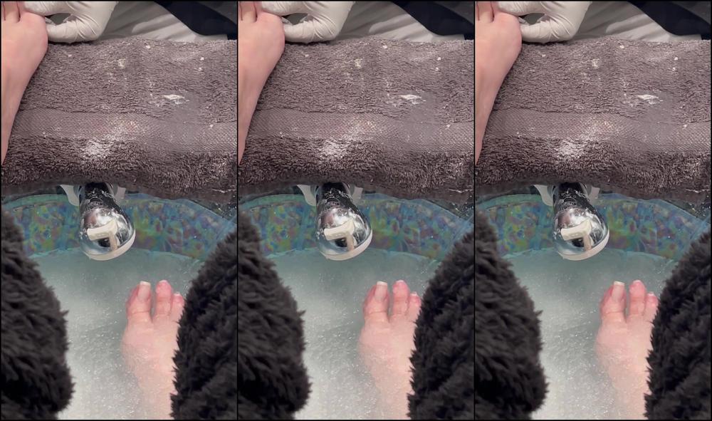 Waifufeetmilk Giving You A Small Glimpse Watch These Toes Get Freshened Up For You