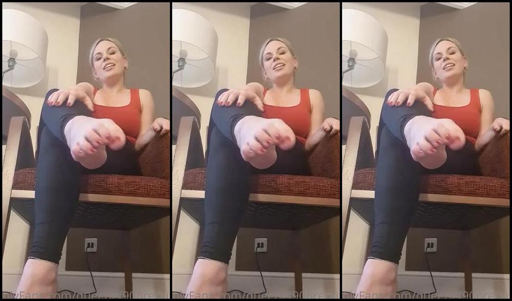 The Foot Queen Of England Aka Queengf90Premium Onlyfans I Think This Is My Favourite Cuck Clip Of Late